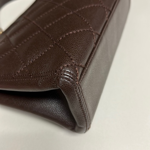 🔥🔥🔥Authentic Chanel Quilted Caviar Leather CC Logo Tote Bag - Picture 10 of 16